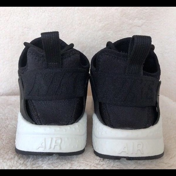 Nike Air Huaraches - Picture 4 of 4